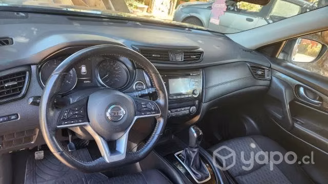 Nissan x-trail advance 2.5 at. 2018