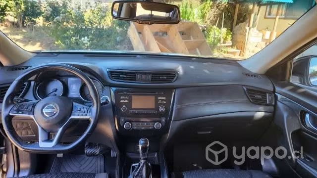 Nissan x-trail advance 2.5 at. 2018