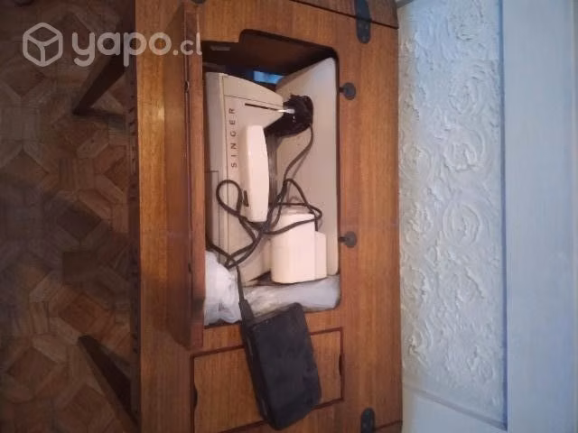 Maquina de coser singer/mueble