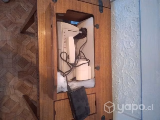 Maquina de coser singer/mueble