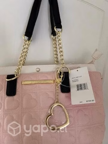 Cartera Betsey Johnson
