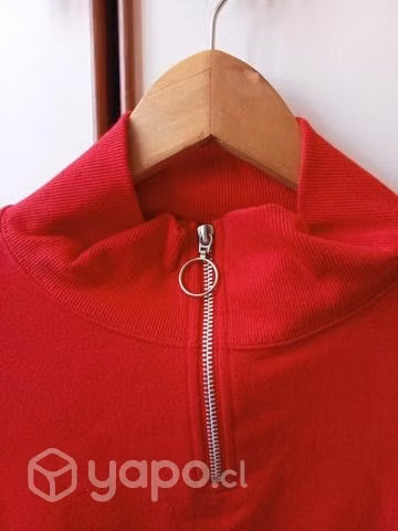 Poleron corto rojo con cierre