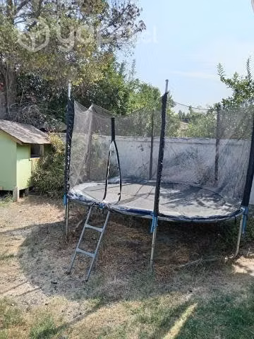 Cama elastica en buen estado