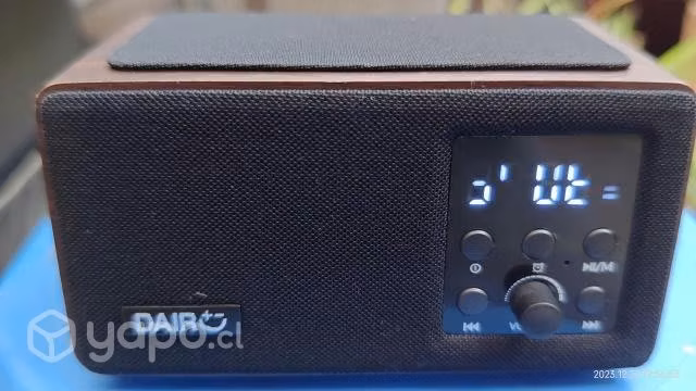 Parlante BT, radio/reloj, cargador inalámbrico