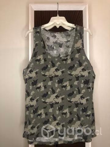 Polera estilo militar