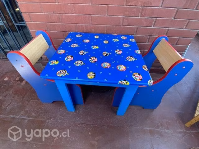 Mesa y sillas de Mickey Mouse