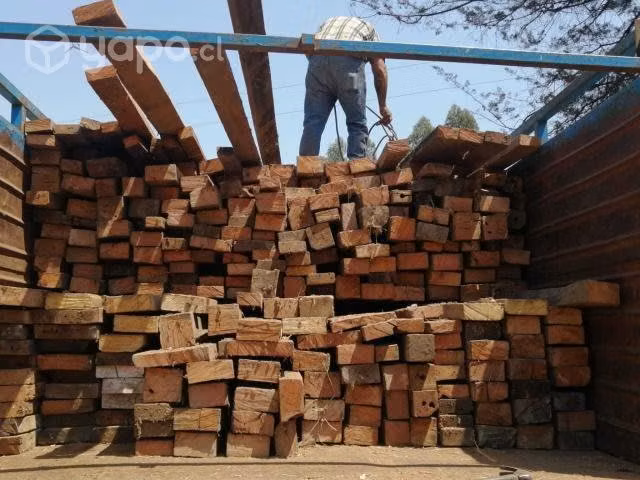 Madera de demolición de roble y ciprés seco