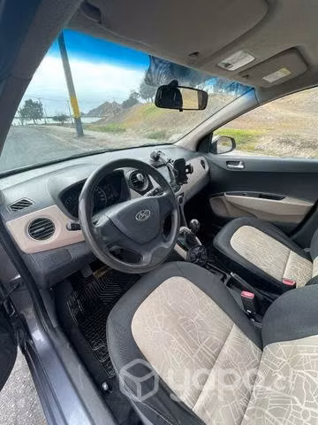 Auto Hyundai muy económico y bueno