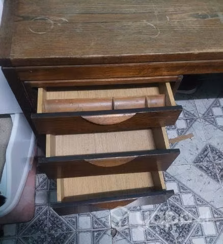 Escritorio antiguo - Imagen 4
