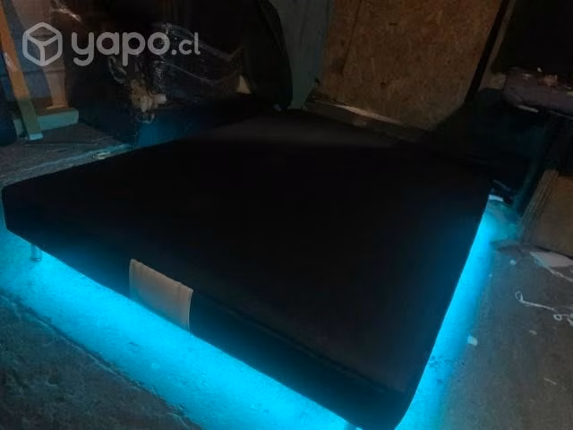 Cama full base luz LED 16 colores control remoto.