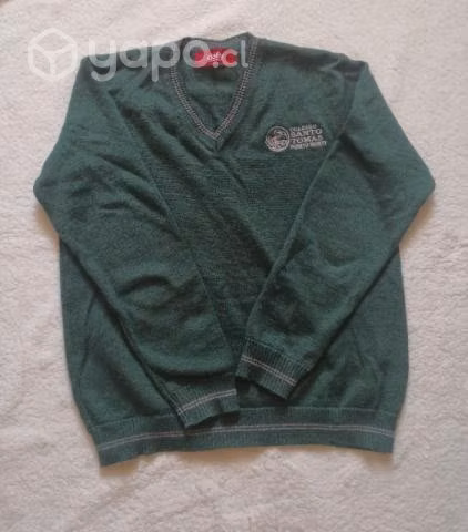 Uniforme Santo Tomás