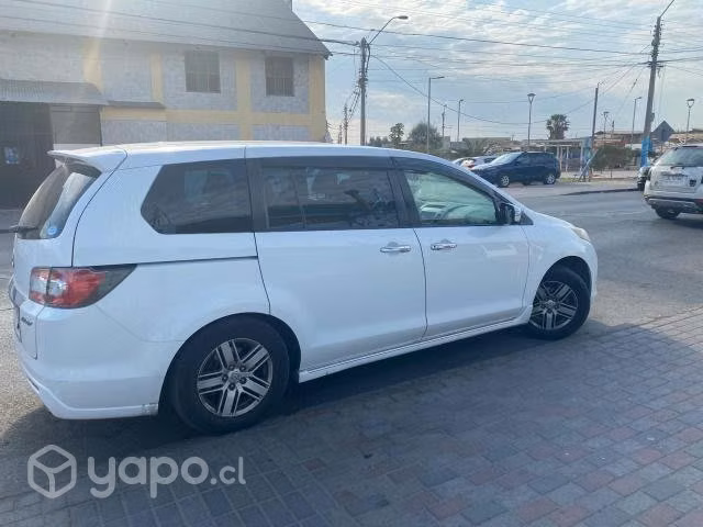 Se vende Mazda MPV 2010 en excelente estado motor
