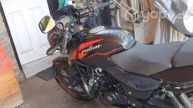 Moto bajaj pulsar td 150