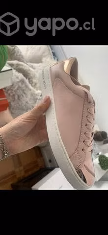 Zapatillas Michael Kors y Calvin Klein