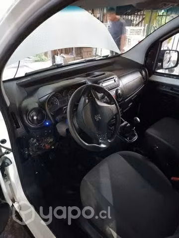 Furgón Peugeot Bipper 1.3 hdi año 2013