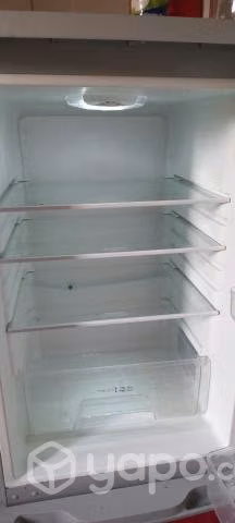 Refrigerador midea rojo