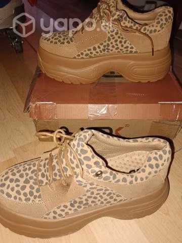 Hermosas Zapatillas animal print