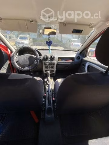 Auto Renault 1.6 año 2011
