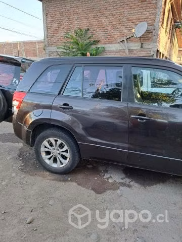 Suzuki grand nomade 2014