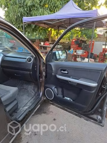 Suzuki grand nomade 2014