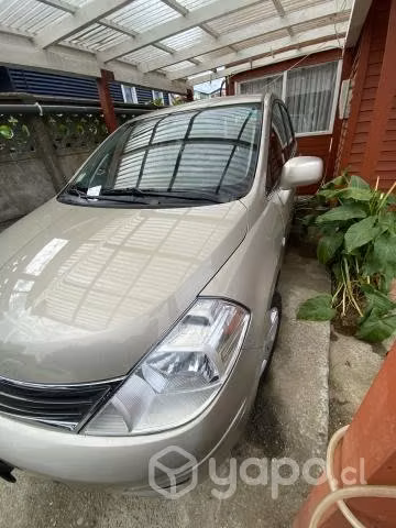Nissan tiida 2010