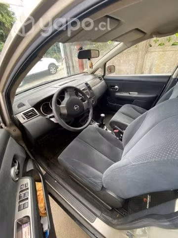 Nissan tiida 2010