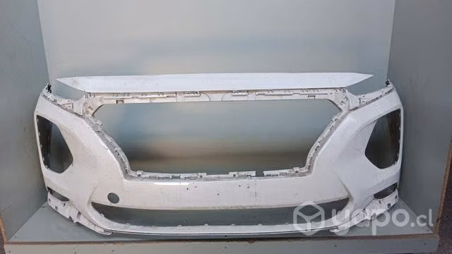 Parachoque Hyundai santa fe dmg repuestos 4.82