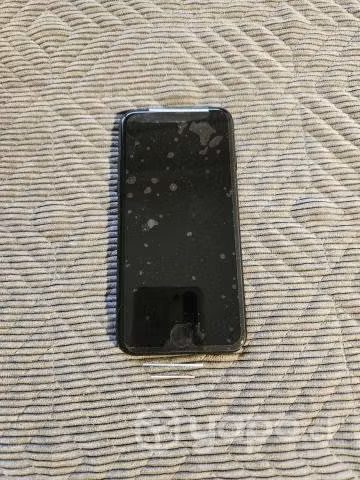 IPhone SE Segunda Generación 2020 semi nuevo