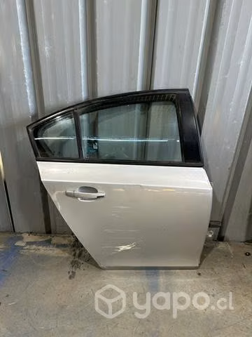 Puerta trasera copiloto Chevrolet Cruze