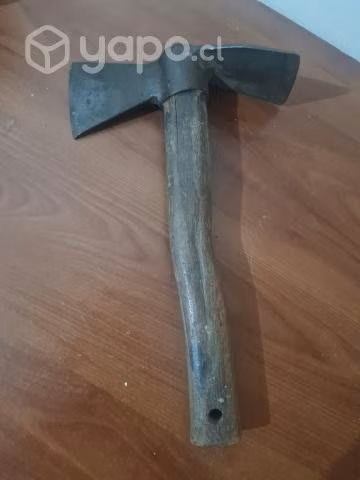 Hacha de mano antigua