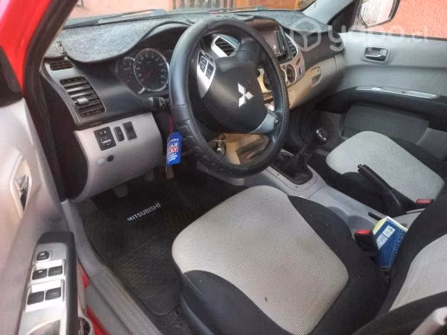 Mitsubishi l200 2014