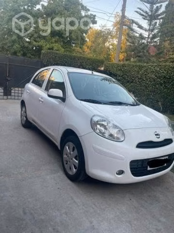 Venta nissan March automático 2013