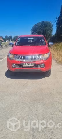 Camioneta mitsubishi