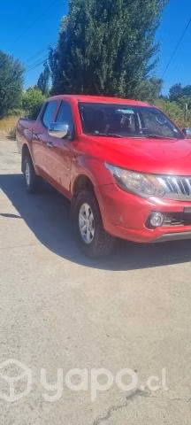 Camioneta mitsubishi