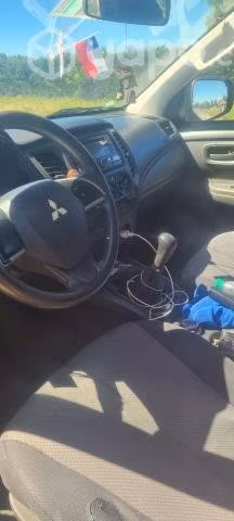Camioneta mitsubishi