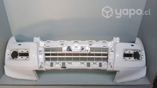 Parachoque Mitsubishi montero dmg repuestos 49.7