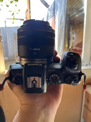 Canon eos RP + 35 mm macro