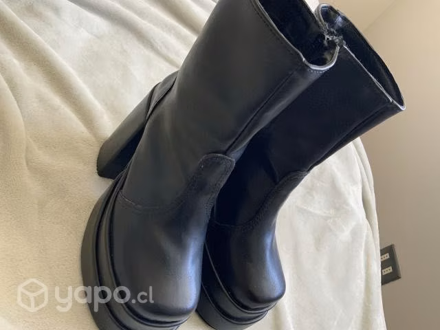 botas estilo bratz negras de cuero