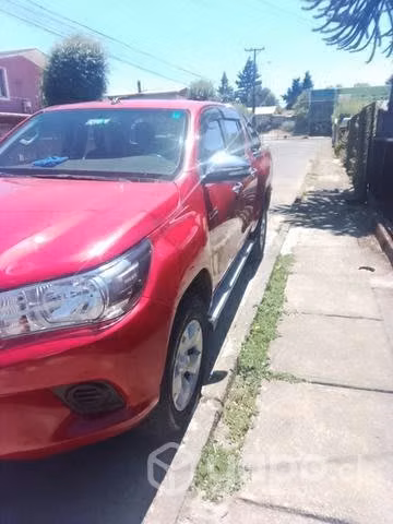 Camioneta hilux sr 2018 con 70.000 de kilometraje