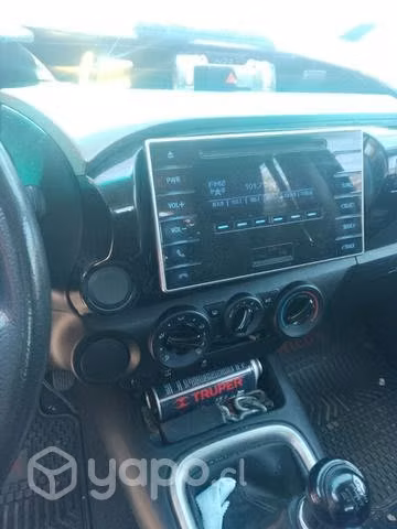 Camioneta hilux sr 2018 con 70.000 de kilometraje