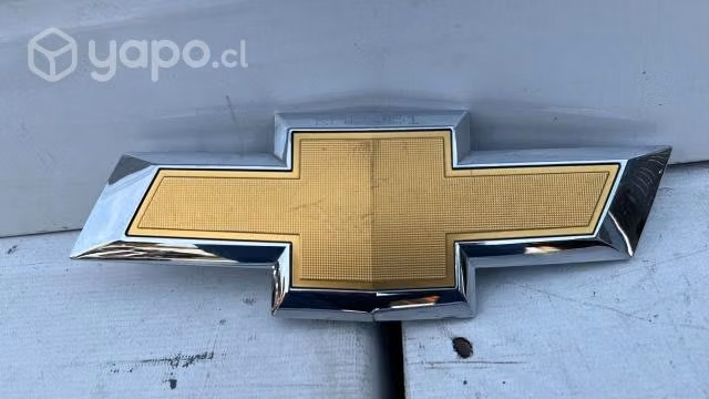 Emblema mascara chevrolet traverse (18-20)