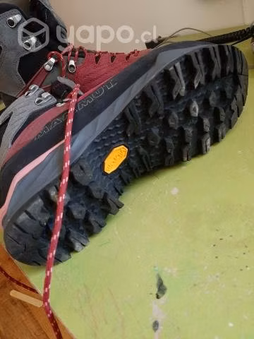Bota técnica para actividades de alta montaña