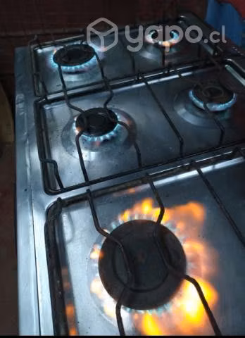 Cocina a gas en excelente estado