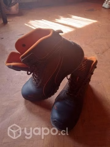 Zapatos zapatillas. De seguridad pumas originales