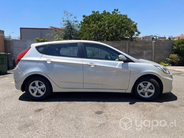 Hyundai accent hatchback (impecable) - Imagen 5