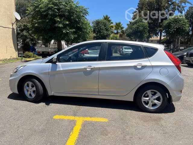 Hyundai accent hatchback (impecable) - Imagen 3