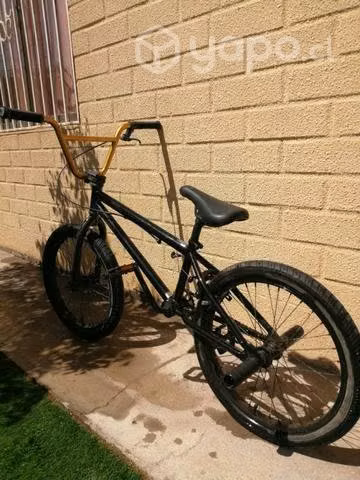 Bicicleta BMX Mongoose Legion L10
