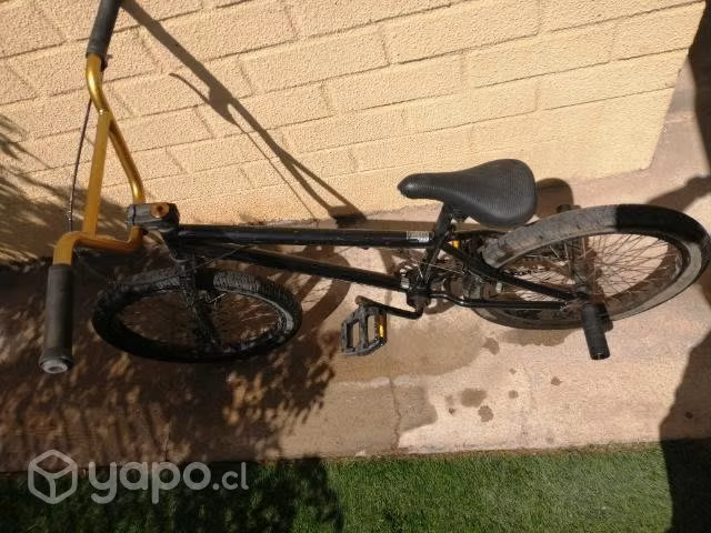 Bicicleta BMX Mongoose Legion L10