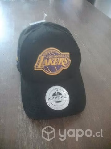 Gorro Lakers