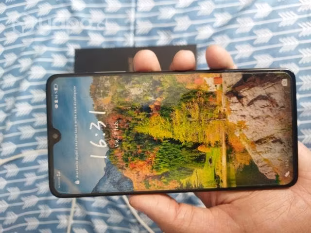 Huawei mate 20 con accesorios y caja - Imagen 2